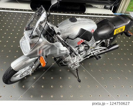 大型プラモデルを作ろう　オートバイ 124750627