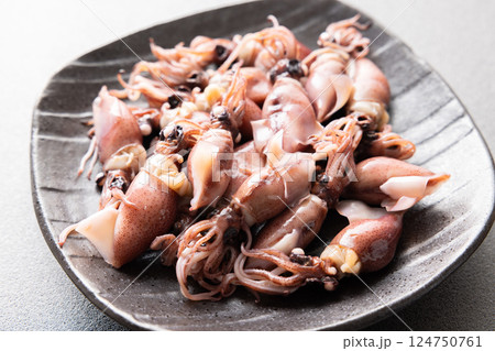 おいしいホタルイカのボイル 124750761