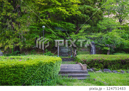 安良居神社境内 忠霊殿 安良居神社境内 忠霊殿 124751483