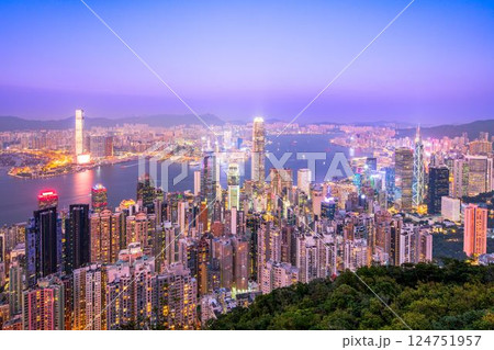 香港　ビクトリアピークからの夜景 124751957