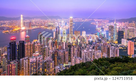 香港　ビクトリアピークからの夜景 124751958