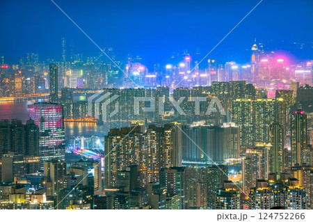 香港　カオルーン・ピーク（飛鵝山）からの夜景 124752266