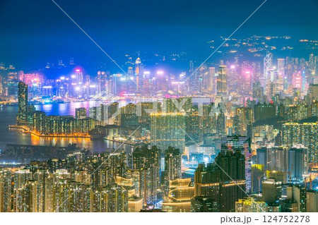 香港　カオルーン・ピーク（飛鵝山）からの夜景 124752278