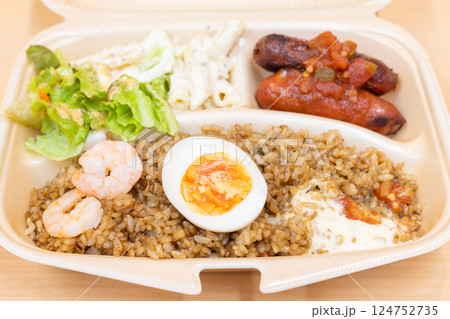 おいしいナシゴレンのテイクアウト おいしいナシゴレンのテイクアウト 124752735