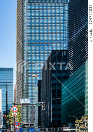 【東京都】江戸橋一丁目交差点付近の都市風景 【東京都】江戸橋一丁目交差点付近の都市風景 124752835