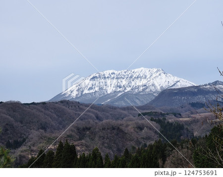 内海乢からみる2025年春の大山 内海乢からみる2025年春の大山 124753691