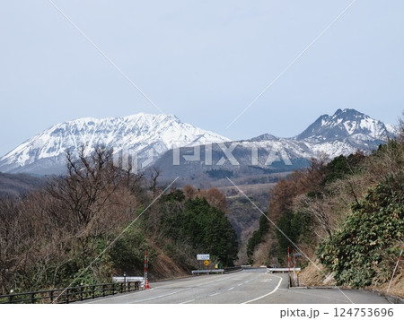 内海乢からみる2025年春の大山と烏ヶ山 内海乢からみる2025年春の大山と烏ヶ山 124753696
