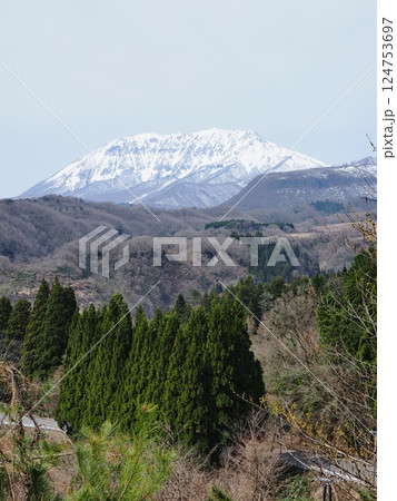 内海乢からみる2025年春の大山 内海乢からみる2025年春の大山 124753697