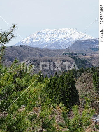 内海乢からみる2025年春の大山 124753698