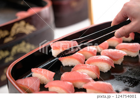 おいしい鮪の握り 124754001