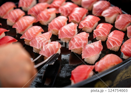 おいしい鮪の握り 124754003