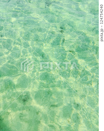 透明な海 124754240