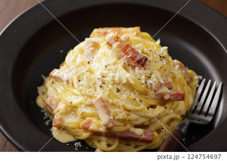 美味しそうなスパゲッティカルボナーラ 美味しそうなスパゲッティカルボナーラ 124754697