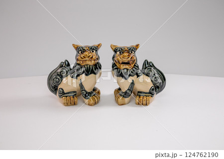 シーサー　焼き物 124762190