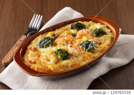 エビとブロッコリーのマカロニグラタン 124763559