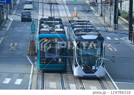 【広島電鉄】5000形と5200形(本線:広島駅〜猿猴橋町) 【広島電鉄】5000形と5200形(本線:広島駅〜猿猴橋町) 124766310