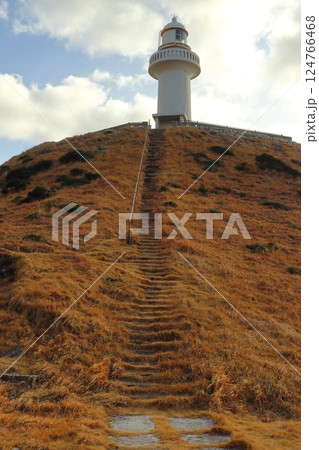 五島列島福江島の大瀬崎灯台(長崎県五島市) 五島列島福江島の大瀬崎灯台(長崎県五島市) 124766468