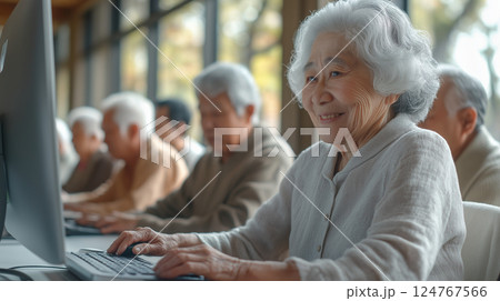 高齢者のパソコン教室 124767566