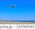 夏の海辺の風景 124768583