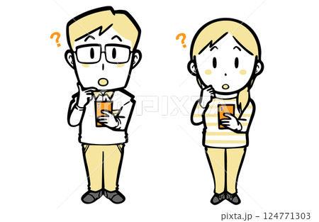 不思議そうな表情でスマホを持っている、普段着の若い夫婦 不思議そうな表情でスマホを持っている、普段着の若い夫婦 124771303