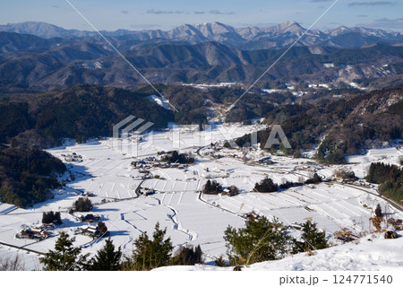 三河内の棚田雪景色　三つ子山山頂からの眺望　猿政山 124771540