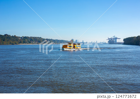 Yellow boat on the river Yellow boat on the river 124771672
