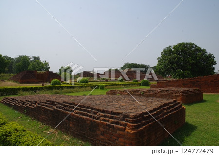 インド　世界遺産ビハール州ナーランダーのマハーヴィハーラ考古遺跡 124772479
