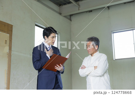 不動産内見イメージ　工場や倉庫 124778668