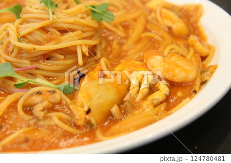 tomato pasta 124780481