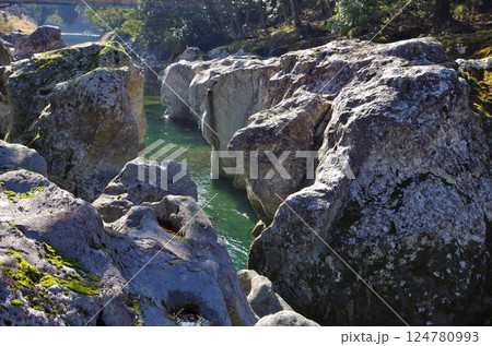 奥耶馬溪　猿飛千壷峡の猿飛甌穴群 124780993