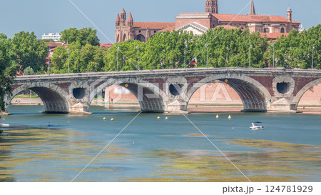 Garonne River and Pont Neuf timelapse in downtown Toulouse, France 124781929