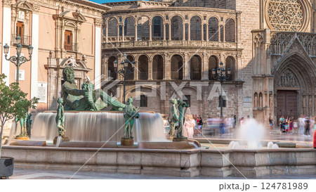 Timelapse of Plaza de la Virgen with the iconic Turia Fountain in Valencia, Spain. 124781989