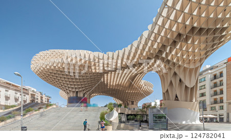 Metropol Parasol in Encarnacion Square timelapse hyperlapse, modern wooden structure, Seville 124782041