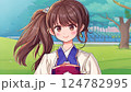 微笑んでいる髪を結んだ女性 124782995