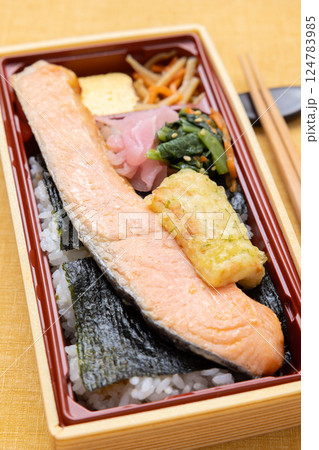 おいしい鮭の西京焼き 124783985