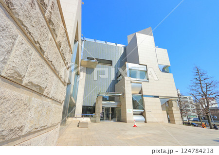 岡山県岡山市、岡山県立美術館の風景 124784218