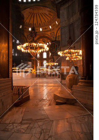 Hagia Sophia is a museum, historical basilica and mosque in Istanbul. It was built by the Byzantine Emperor Justinianus, for 532-537 in Istanbul. Photo shooting 14 june 2020 124784599