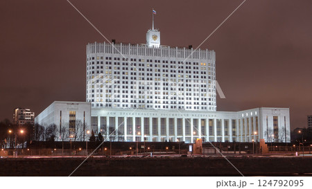 Government house of Russian Federation at night timelapse hyperlapse, Moscow 124792095
