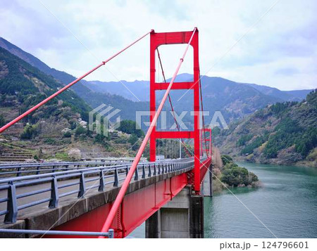 高知県 大渡ダム大橋 桜 高知県 大渡ダム大橋 桜 124796601