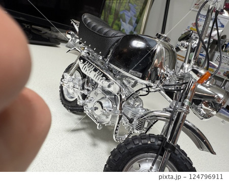 大型プラモデルを作ろう　オートバイ 124796911