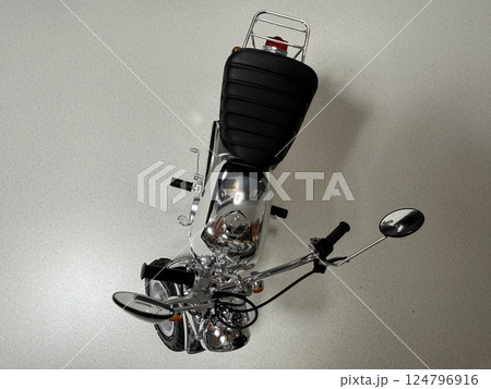 大型プラモデルを作ろう　オートバイ 124796916