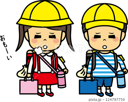 ランドセルを背負って歩く小学生男女 124797750