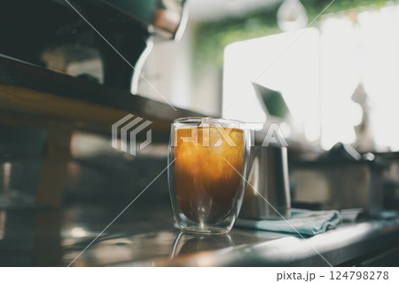 coffee shop coffee shop 124798278