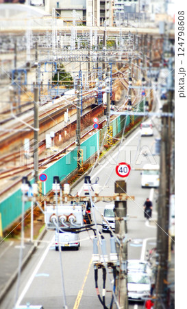 道路と並走している鉄道 道路と並走している鉄道 124798608