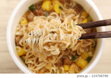 カップラーメン 124798790