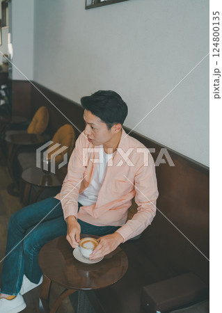 coffee shop 124800135