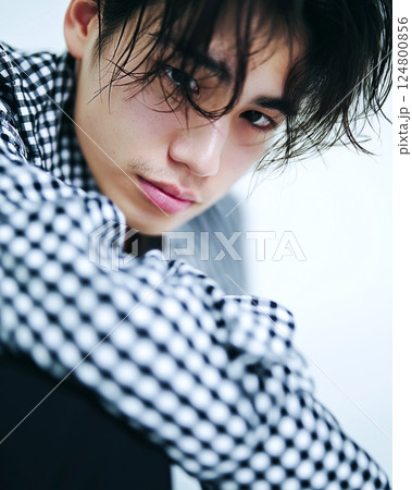 クールなイケメン男性「AI生成画像」 124800856