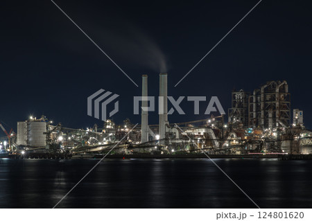 【山口県周南市晴海親水公園からの工場夜景】 124801620