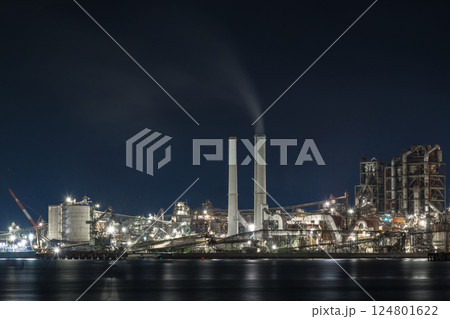【山口県周南市晴海親水公園からの工場夜景】 124801622