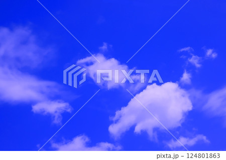 雲のある青空(壁紙素材) 雲のある青空(壁紙素材) 124801863